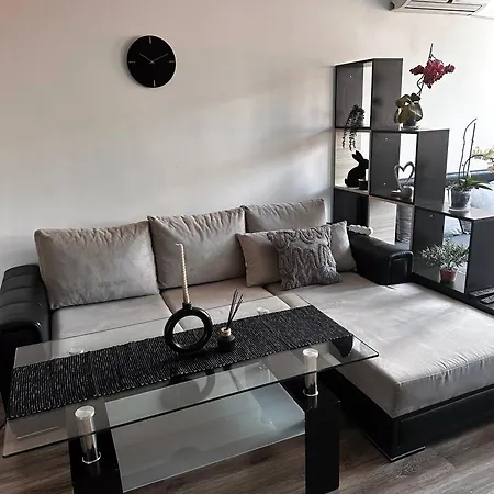 X Apartment *